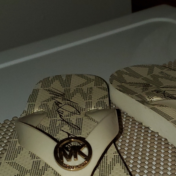 MICHAEL KORS JET SET SANDALS - Picture 4 of 4